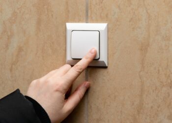 Πτώση της ζήτησης ρεύματος για 12ο συνεχόμενο μήνα