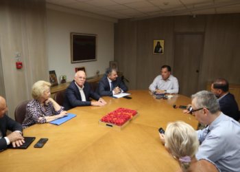 Πρόταγμα ο ανθρώπινος παράγοντας και η εργασιακή ειρήνη στη συνάντηση του Υπουργού Εργασίας με το Ε.Β.Ε.Π.