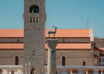 Σε ποια νησιά μπορεί να μείνει κανείς με κόστος διανυκτέρευσης έως 100€