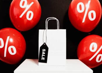 Αισιοδοξία στον εμπορικό κόσμο για την περίοδο των θερινών εκπτώσεων