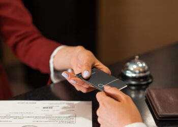 ‘Aνοδος 123% των τιμών στα 5άστερα έναντι του 2019