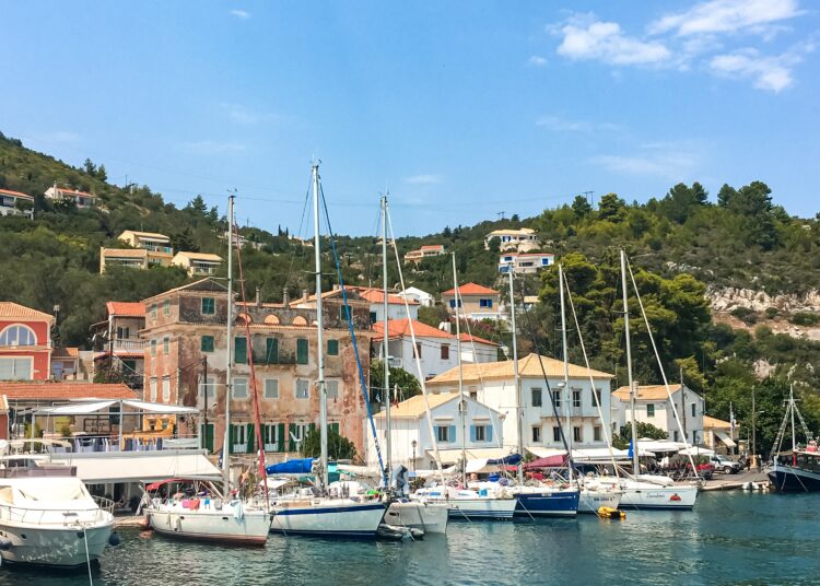 Σε ποια νησιά μπορεί να μείνει κανείς με κόστος διανυκτέρευσης έως 100€