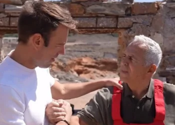 «Ούτε ο Τσίπρας γνώριζε τα εθνικά θέματα» – Έμμεση παραδοχή Αποστολάκη για την άγνοια του Κασσελάκη