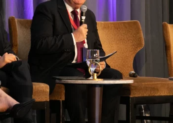 Ενίσχυση των διμερών σχέσεων με Καναδά «βλέπει» ο Νίκος Παπαθανάσης