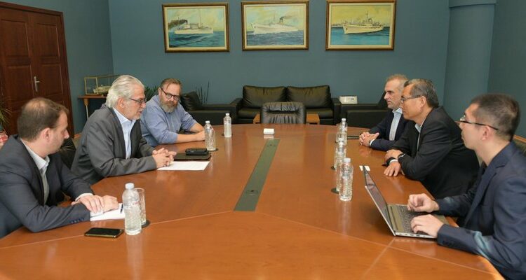 Συνάντηση του Υπουργού Ναυτιλίας και Νησιωτικής Πολιτικής, Χρήστου Στυλιανίδη, με τον Πρόεδρο της ΟΛΠ Α.Ε. Υu Zenggang