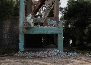 Από την Αττική ξεκίνησε το μεγάλο πρόγραμμα κατεδαφίσεων αυθαιρέτων του ΥΠΕΝ