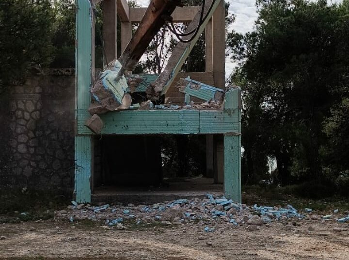 Από την Αττική ξεκίνησε το μεγάλο πρόγραμμα κατεδαφίσεων αυθαιρέτων του ΥΠΕΝ