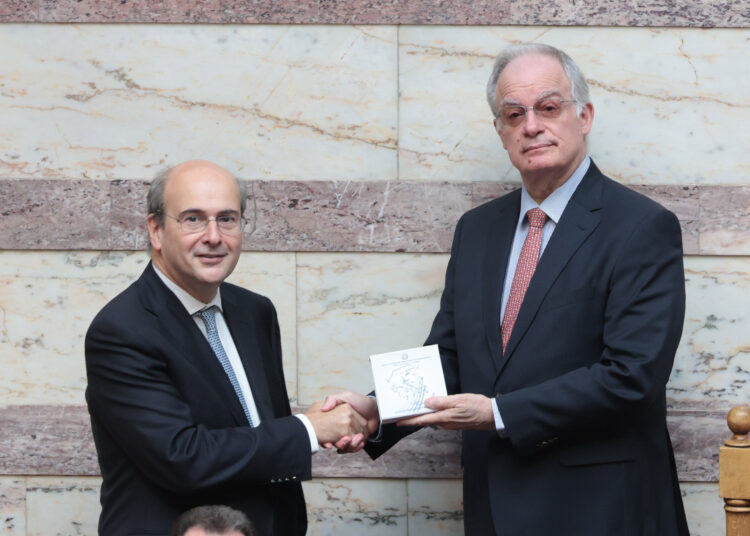 Κ. Χατζηδάκης: Η ελληνική οικονομία ακόμη πιο ψηλά