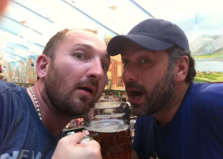 Όμορφος Κόσμος: Πέθανε ο σκηνοθέτης της εκπομπής – Το συγκινητικό αντίο του Γρηγόρη Αρναούτογλου