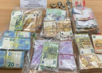 Συνελήφθησαν δύο άτομα για διασυνοριακή απάτη με απώλεια Φ.Π.Α άνω των 30 εκατ. ευρώ