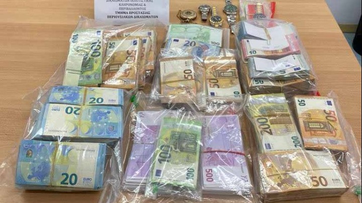 Συνελήφθησαν δύο άτομα για διασυνοριακή απάτη με απώλεια Φ.Π.Α άνω των 30 εκατ. ευρώ