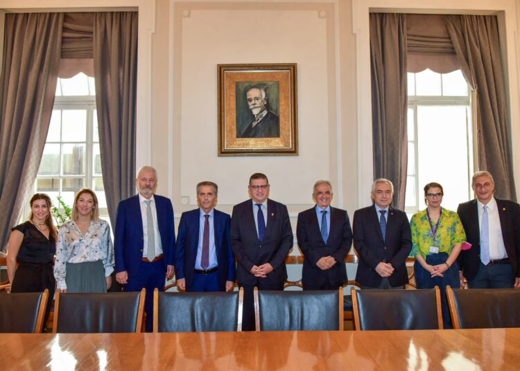 To Οικονομικό Πανεπιστήμιο Αθηνών και η Grant Thornton ενώνουν τα ακριτικά νησιά με την Αθήνα