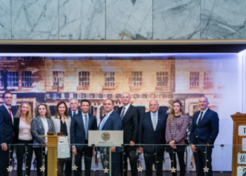 Η Lavipharm κήρυξε την έναρξη συνεδρίασης του Χρηματιστηρίου Αθηνών