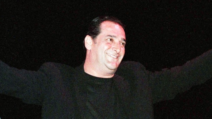 Πέθανε ο σπουδαίος λαϊκός τραγουδιστής Βασίλης Καρράς