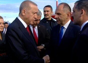 Έφθασε στην Αθήνα ο Ερντογάν – Σε λίγη ώρα ξεκινούν οι επίσημες συνομιλίες