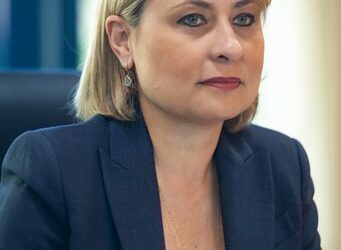 Χ. Αλεξοπούλου: Υπογράφεται η σύσταση Επιτροπής για τη διασφάλιση καθολικής πρόσβασης των Ατόμων με Αναπηρία και μειωμένη κινητικότητα στα ΜΜΜ