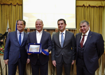 «Δώδεκα παραγωγικοί φορείς του Πειραιά τίμησαν προσωπικότητες του επιχειρείν»