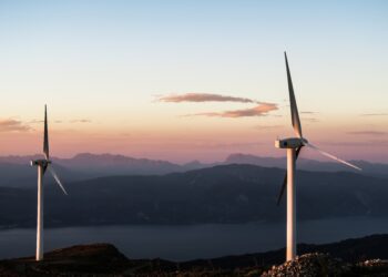 ΑΔΜΗΕ: Το 2023 χρονιά ρεκόρ για την καθαρή ενέργεια στην Ελλάδα