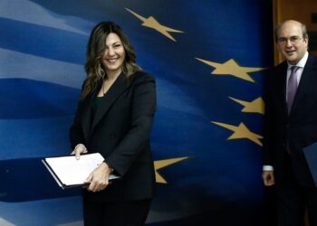 Αύξηση επιδόματος γέννησης από τα 2.000 ευρώ στα 2.400 ευρώ για το πρώτο παιδί και περαιτέρω ενισχύσεις για τα επόμενα