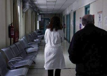 Ξεπερνά το 30% η αύξηση στα πνευμονολογικά και παθολογικά ιατρεία των νοσοκομείων