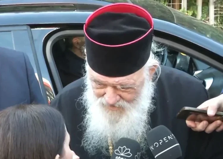 Αρχιεπίσκοπος Ιερώνυμος: Θα μπορούσε να γίνει δημοψήφισμα για τα ομόφυλα ζευγάρια