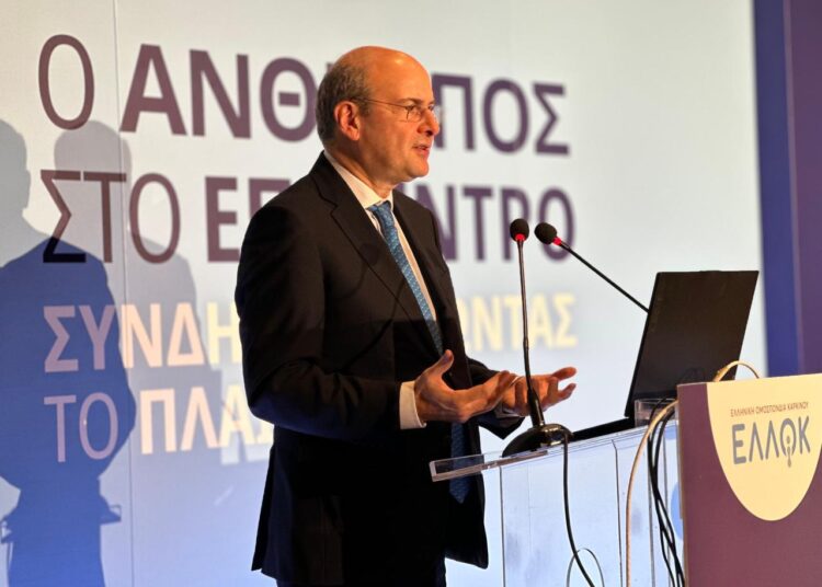 Κ. Χατζηδάκης: Εξασφαλίζουμε ισότιμη πρόσβαση σε δάνεια και ασφάλειες ζωής για τους πρώην καρκινοπαθείς