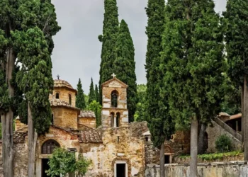 Πέντε παλαιές και ιστορικές Μονές της Αττικής