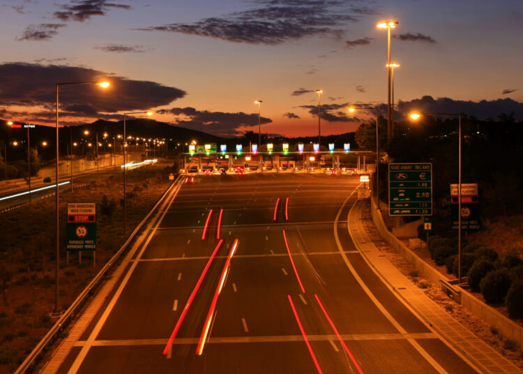 Στον «αέρα» οι επεκτάσεις της Αττικής Οδού