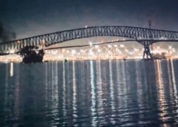 Βαλτιμόρη: Κατέρρευσε η γέφυρα Key Bridge – Έπεσε επάνω της φορτηγό πλοίο