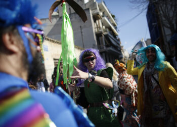 Με ανοικτά μαγαζιά οι αποκριάτικες εκδηλώσεις στο ιστορικό κεντρο της Αθήνας – Αναλυτικό πρόγραμμα καρναβαλικών εκδηλώσεων