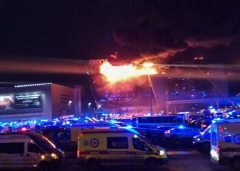 Πυροβολισμοί με τουλάχιστον 40 νεκρούς και 100 τραυματίες σε συναυλιακό χώρο στη Μόσχα