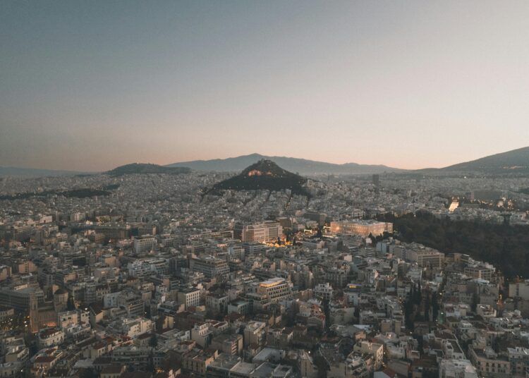 25η Μαρτίου: Τι θα συμβεί στον Αττικό ουρανό το βράδυ της Κυριακής