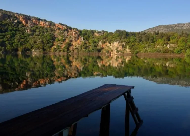 Λίμνη Ζηρού: O μύθος με τις ορφανές αδερφές που τη συνοδεύει