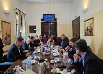 Στην Κρήτη η διοίκηση του ΑΔΜΗΕ Τι συζητήθηκε με την τοπική αυτοδιοίκηση για την ηλεκτρική διασύνδεση με την Αττική.