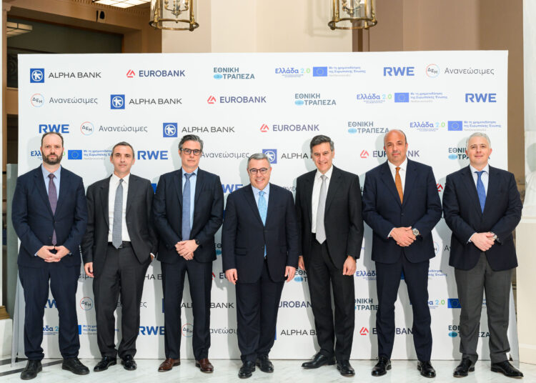 Τέσσερα φωτοβολταϊκά έργα, συνολικής ισχύος 730 MWp υλοποιούνται από τη ΜΕΤΩΝ Ενεργειακή με πόρους του Ταμείου Ανάκαμψης & Ανθεκτικότητας και τραπεζικό δανεισμό από τις Alpha Bank, Eurobank και Εθνική Τράπεζα