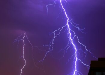 Μήνυμα του 112 σε Θεσσαλία, Κεντρική Μακεδονία, Στερεά Ελλάδα, Βόρειο Αιγαίο για ισχυρές καταιγίδες