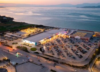 Noval Property: Τοποθέτηση φωτοβολταϊκού σταθμού στο εμπορικό πάρκο Mare West στην Κόρινθο