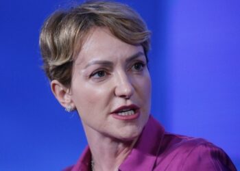 Α. Σδούκου: Κοινό ευρωπαϊκό αγαθό τα ηλεκτρικά δίκτυα – Χρειαζόμαστε fast track αδειοδότηση και περισσότερες επενδύσεις