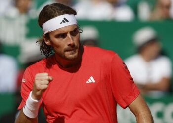 Στον θρόνο του Μόντε Κάρλο ο Τσιτσιπάς