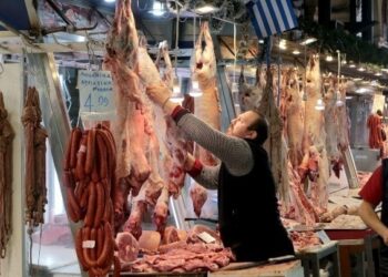 Κ. Σκρέκας: Το αρνί στο «καλάθι του Πάσχα» πωλείται 10 ευρώ