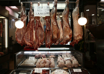 Πιο ακριβό για άλλη μια χρονιά το πασχαλινό τραπέζι