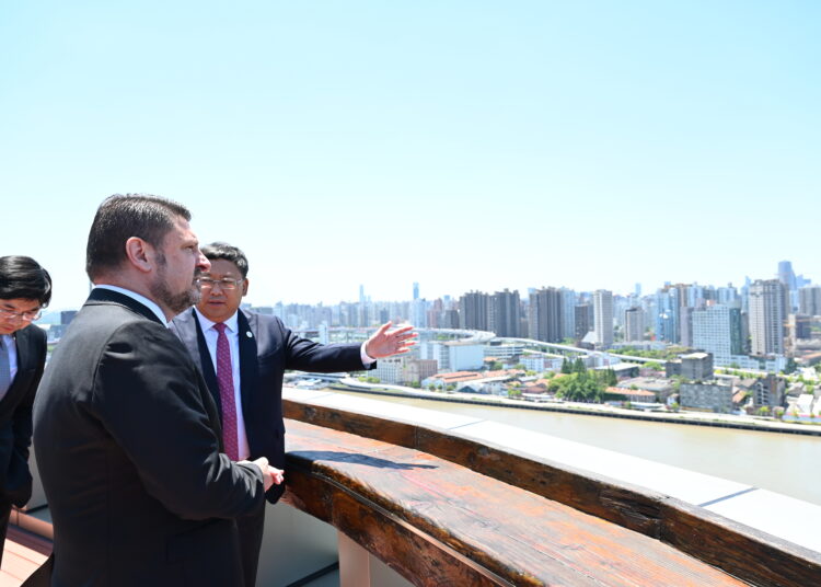 Ο Νίκος Χαρδαλιάς συναντήθηκε με τον Δήμαρχο της Σαγκάης & τον Πρόεδρο και CEO της COSCO