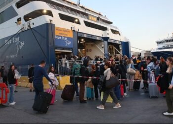 Συνεχίζεται η έξοδος των εκδρομέων του Πάσχα- Αυξημένη η κίνηση στα λιμάνια της Αττικής, πληρότητες που αγγίζουν 100% τα ΚΤΕΛ