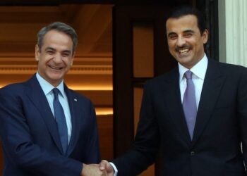 Επισφραγίστηκε η περαιτέρω ενίσχυση των σχέσεων Ελλάδας- Κατάρ στη συνάντηση του πρωθυπουργού με τον Σεΐχη του Κατάρ