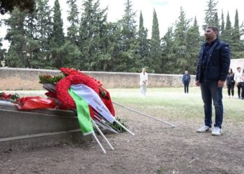 Ν.Ανδρουλάκης:  Κατέθεσε στεφάνι στο μνημείο των εκτελεσθέντων στο Σκοπευτήριο στην Καισαριανή
