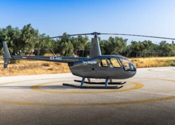 Η Χριστίνα Αλεξοπούλου στην παρουσίαση της πρώτης αερογραμμής ελικοπτέρων στην Ελλάδα