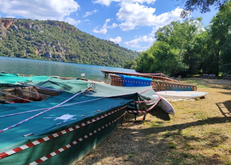 Άμεση επέμβαση και απομάκρυνση παράνομων κατασκευών στη Λίμνη Ζηρού