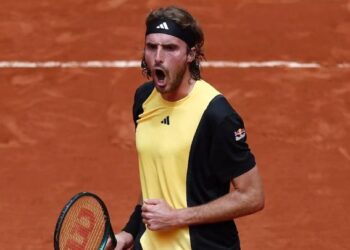 Με ανατροπή στους «8» ο Τσιτσιπάς (video)