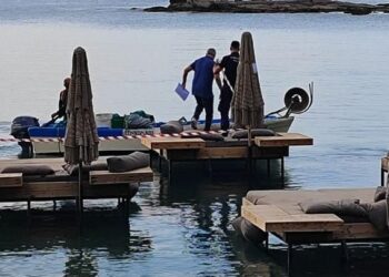 Επέμβαση Υπ. Οικονομικών, ΕΛΑΣ και ΑΑΔΕ στην παραλία της Αγίας Μαρίνας Ρόδου