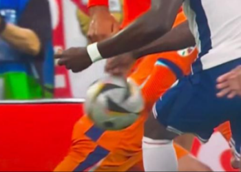 Αποκαλυπτικό βίντεο: Χέρι του Σάκα πριν από το πέναλτι υπέρ της Αγγλίας (vid)